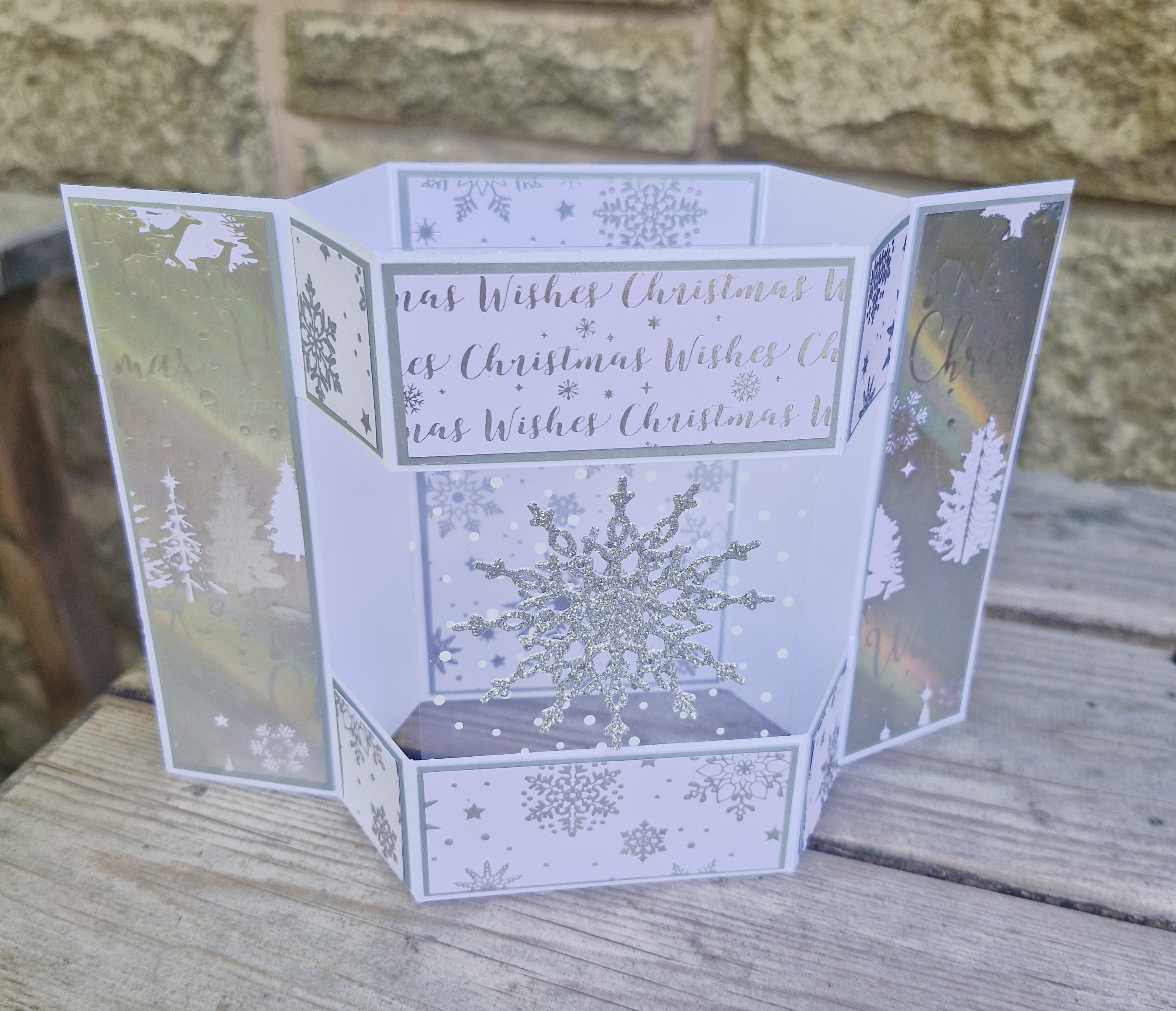 Floating Bay Window Christmas – loopyloocards